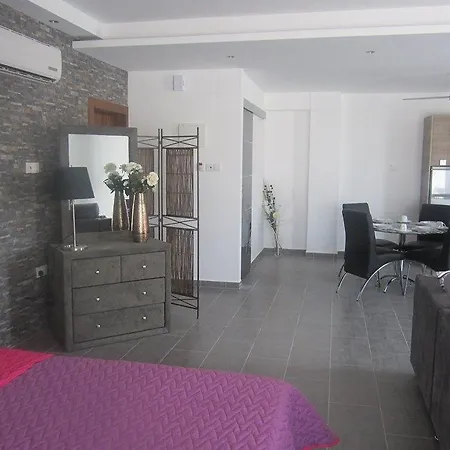 Marina 211 Apartment Larnaca