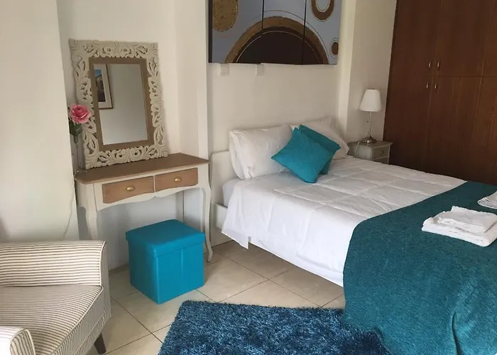 Апартаменти Marina 211 Ларнака