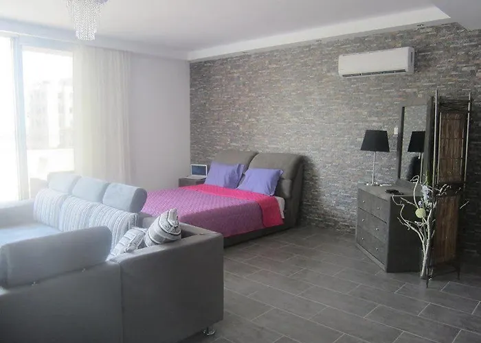 Marina 211 Апартаменти *